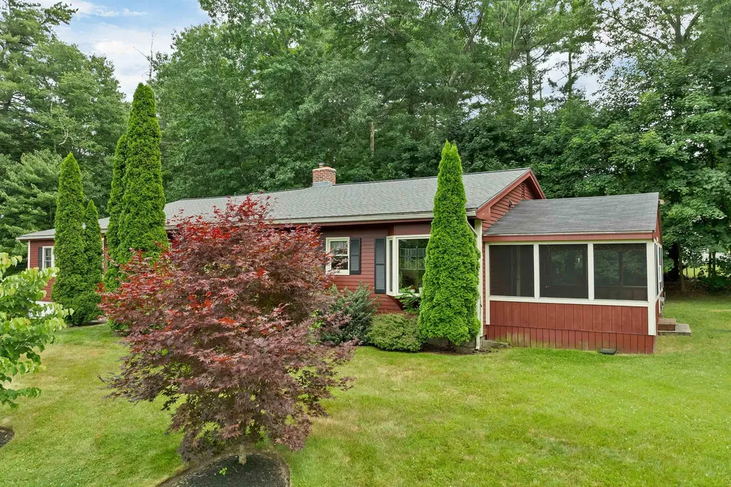 40 Coburn Avenue Nashua NH 03063