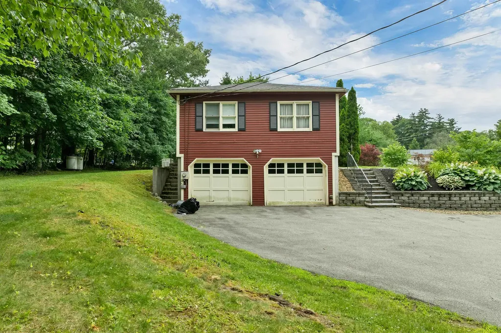 40 Coburn Avenue Nashua NH 03063