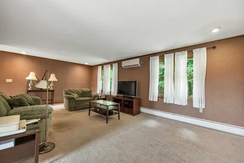 40 Coburn Avenue Nashua NH 03063