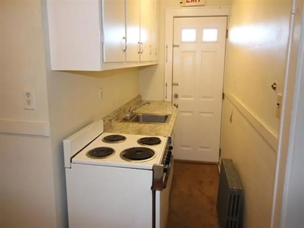 174 Concord Street Manchester NH 03104