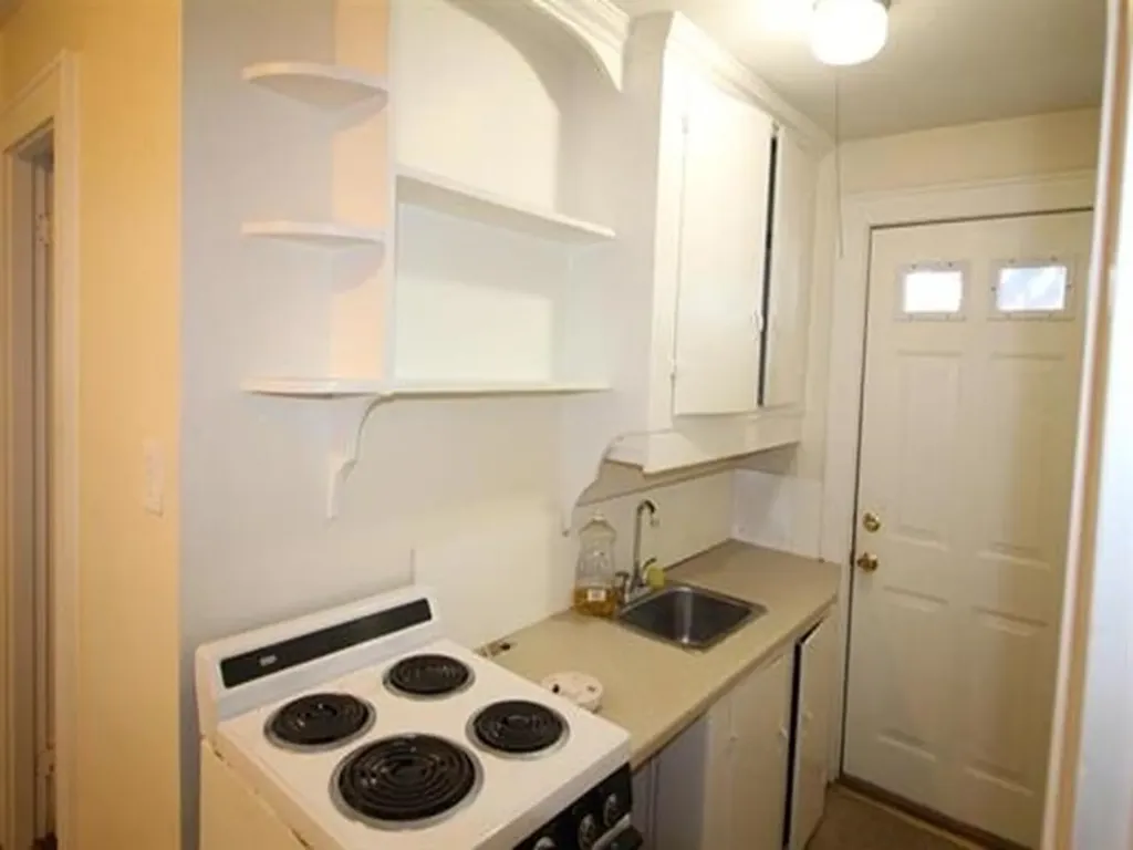 174 Concord Street Manchester NH 03104