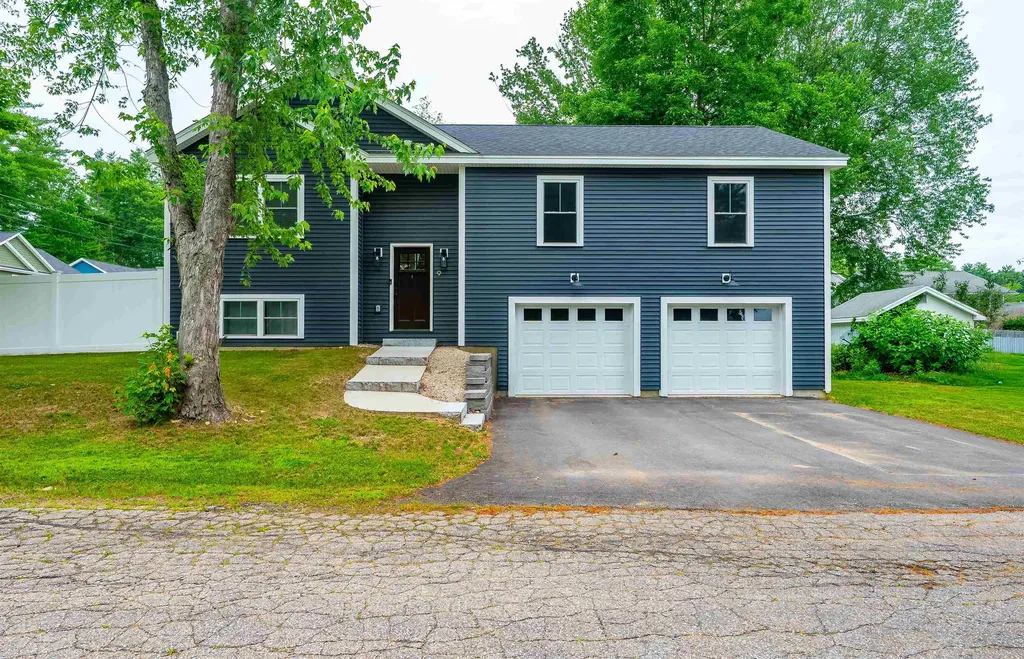 9 Lawn Avenue Rochester NH 03867