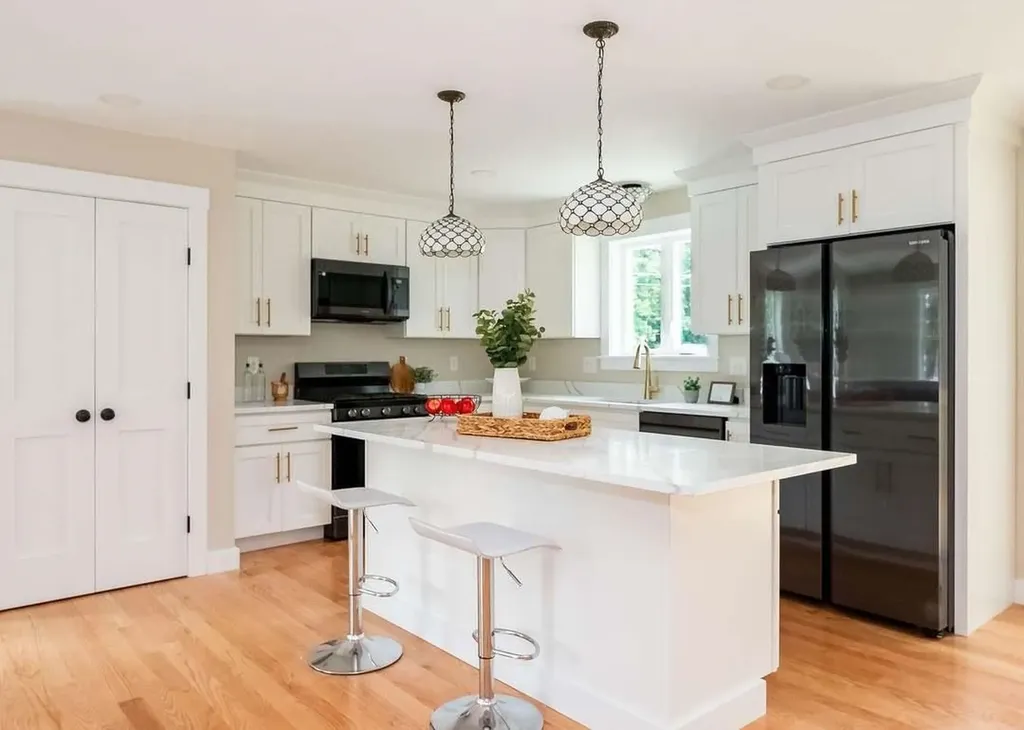 9 Lawn Avenue Rochester NH 03867