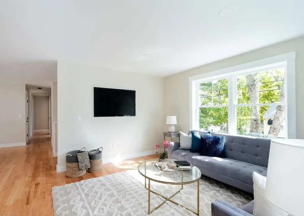 9 Lawn Avenue Rochester NH 03867