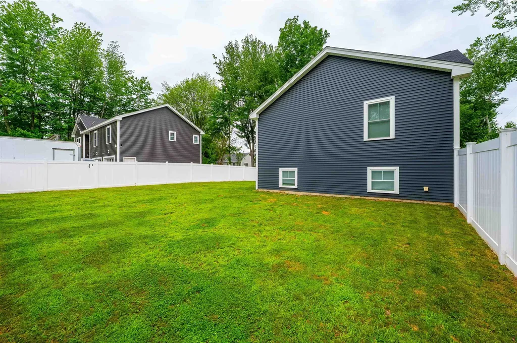 9 Lawn Avenue Rochester NH 03867