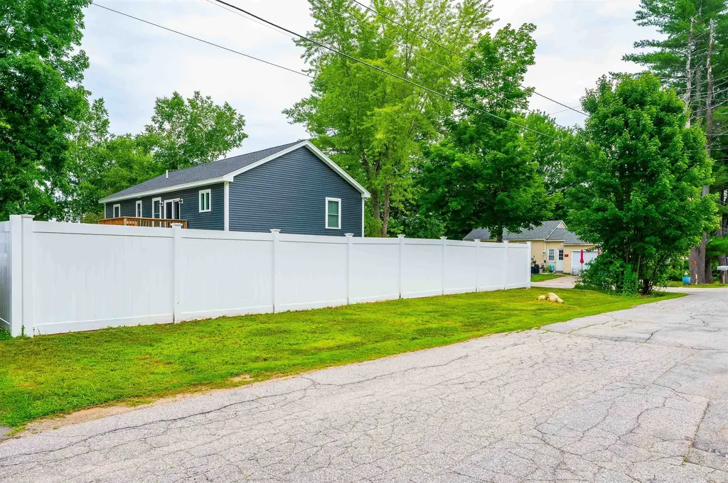 9 Lawn Avenue Rochester NH 03867