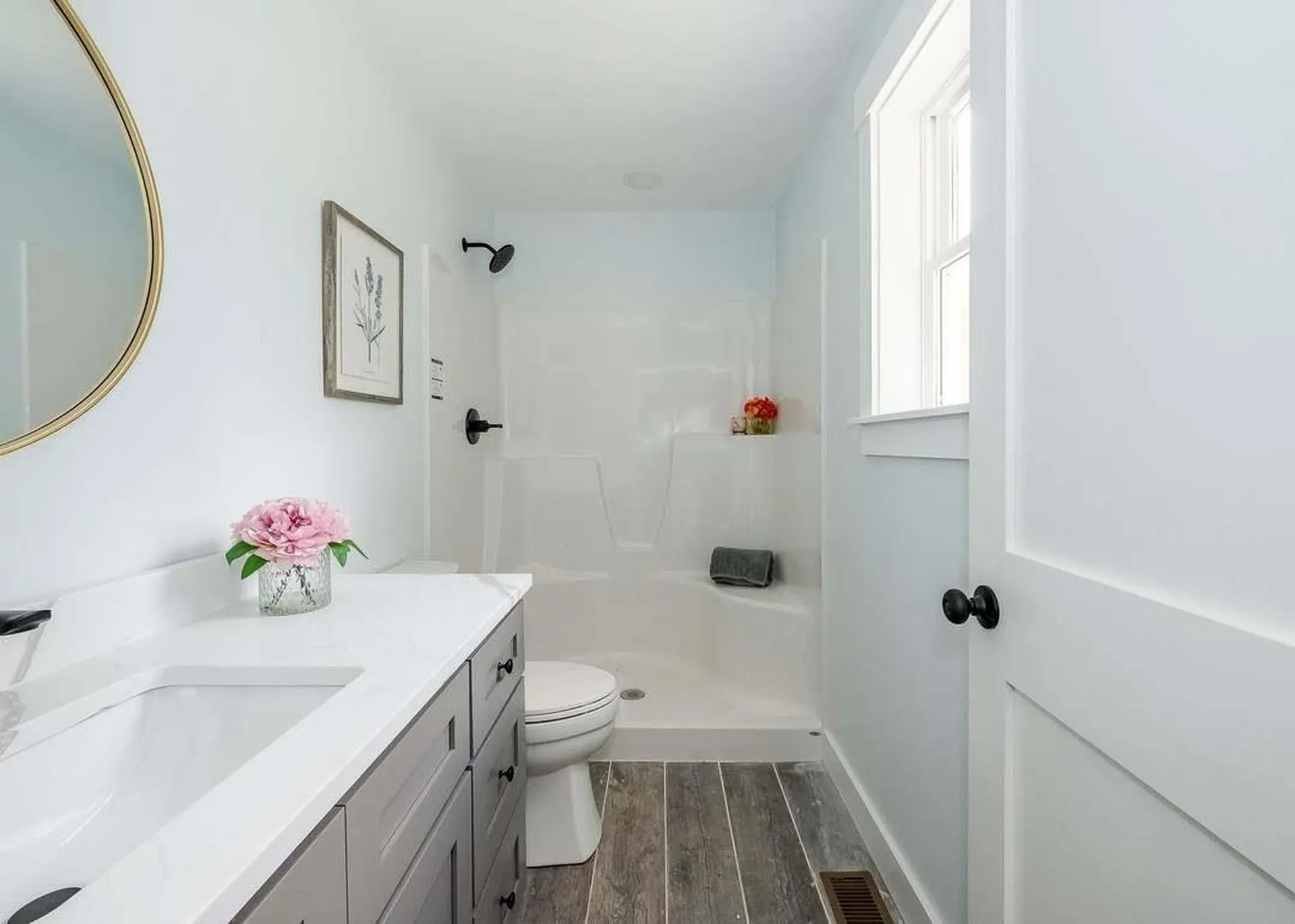9 Lawn Avenue Rochester NH 03867