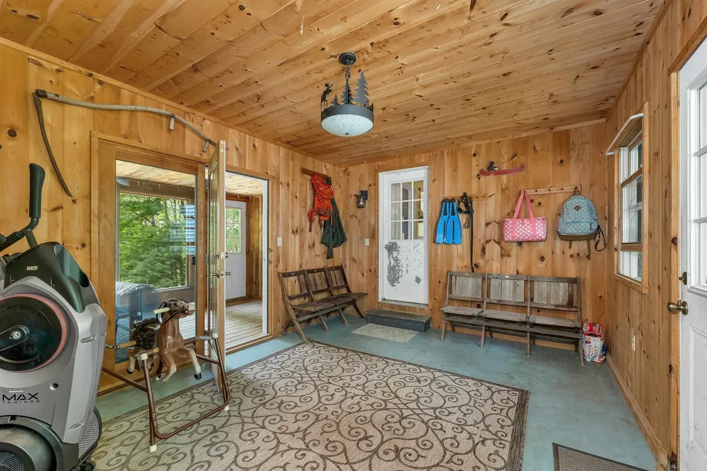 35 Highwoods Trail Ashland NH 03217