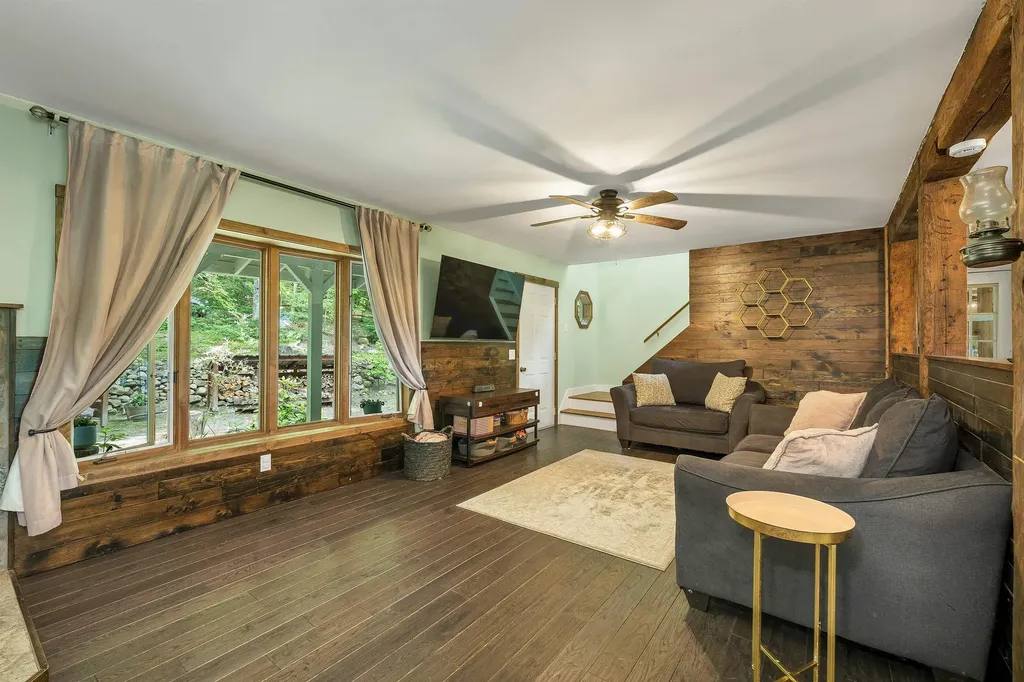 35 Highwoods Trail Ashland NH 03217
