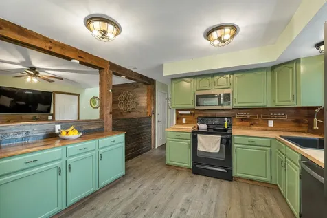 35 Highwoods Trail Ashland NH 03217