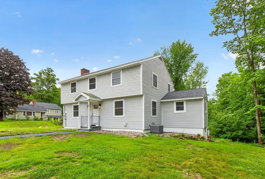 2 Sweetbriar Lane Rochester NH 03867