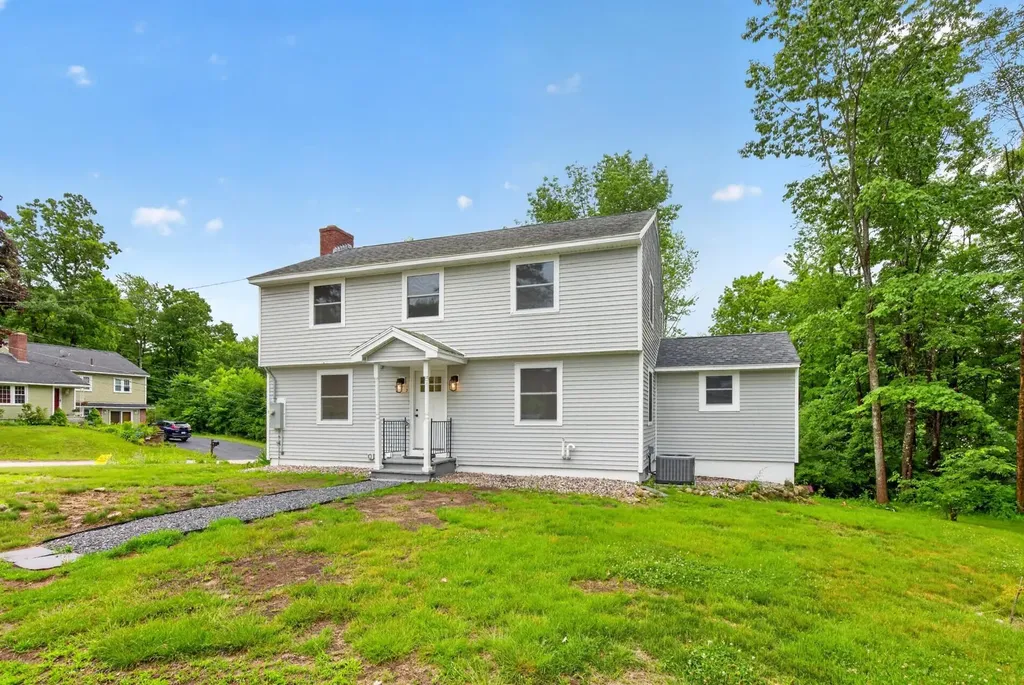 2 Sweetbriar Lane Rochester NH 03867