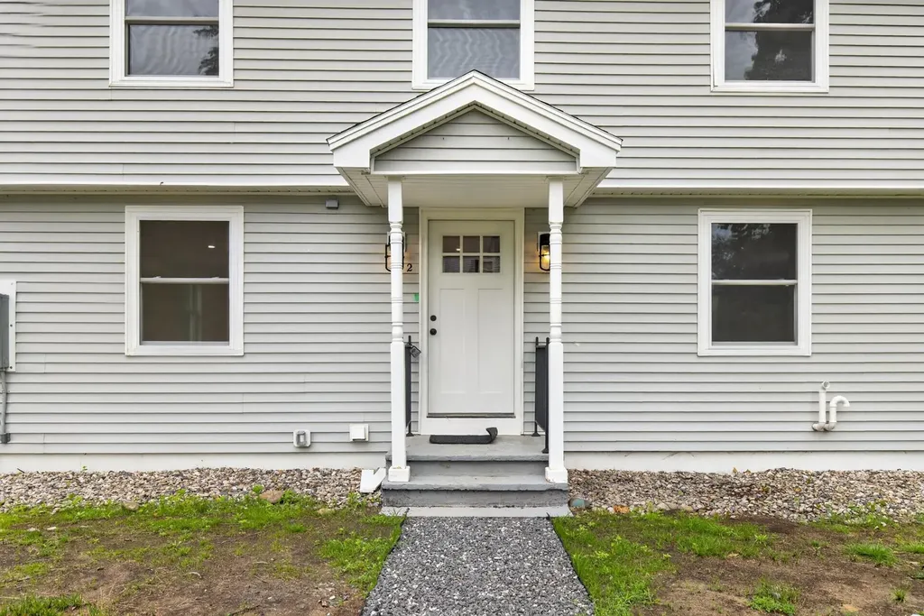 2 Sweetbriar Lane Rochester NH 03867