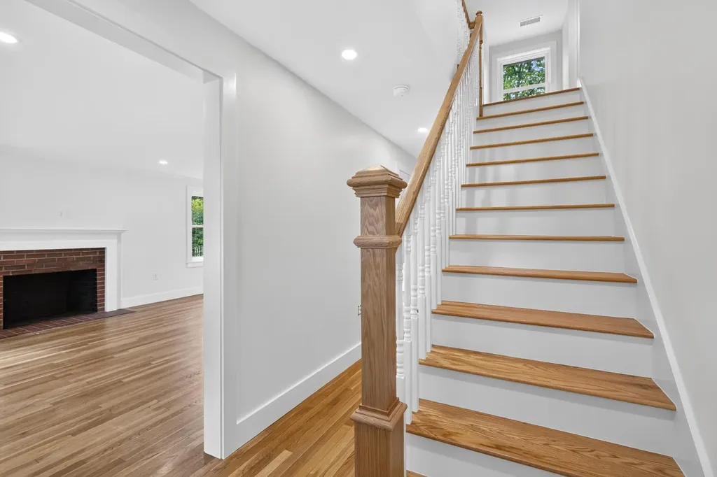 2 Sweetbriar Lane Rochester NH 03867