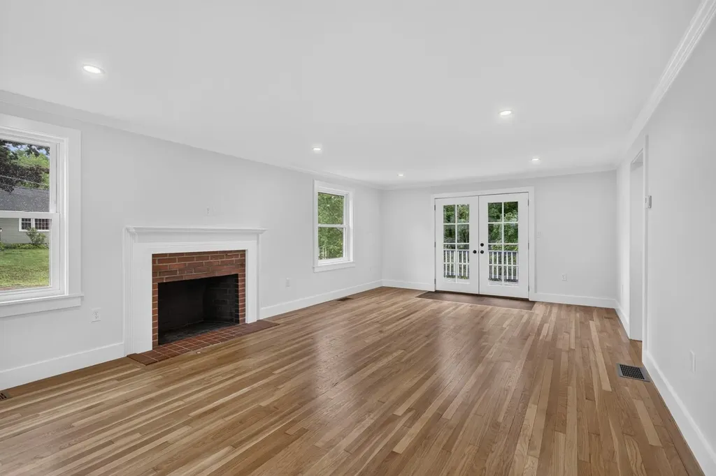 2 Sweetbriar Lane Rochester NH 03867