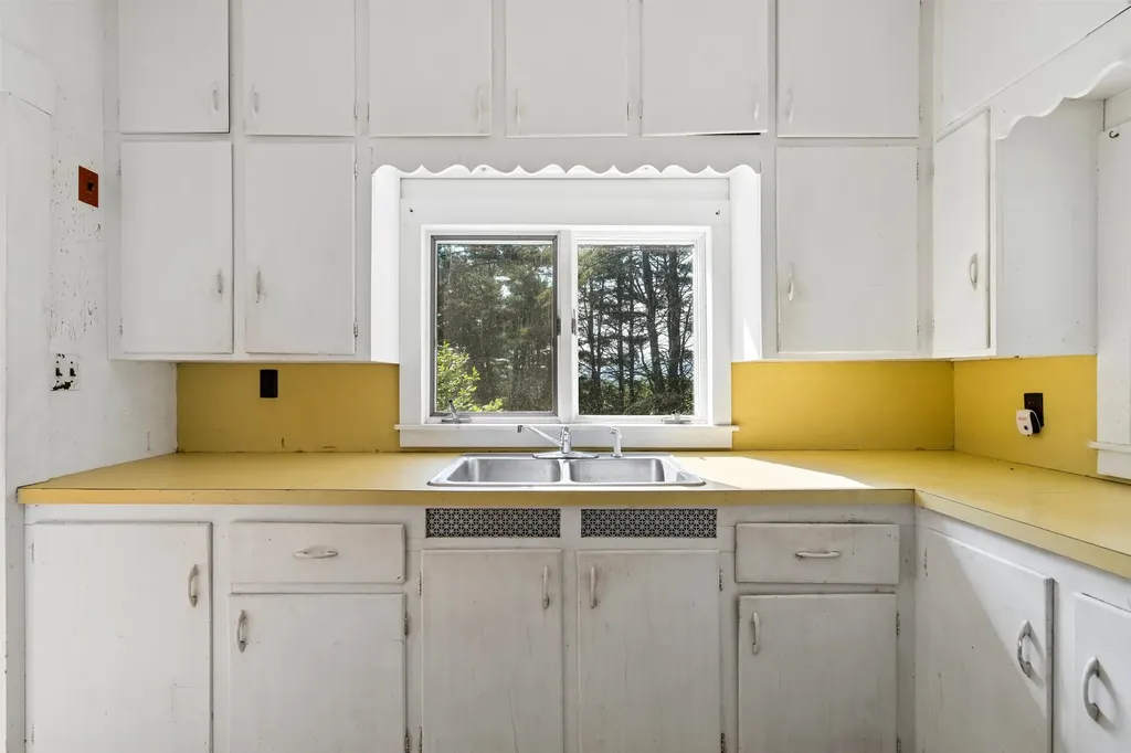 399 Academy Road Thetford VT 05075