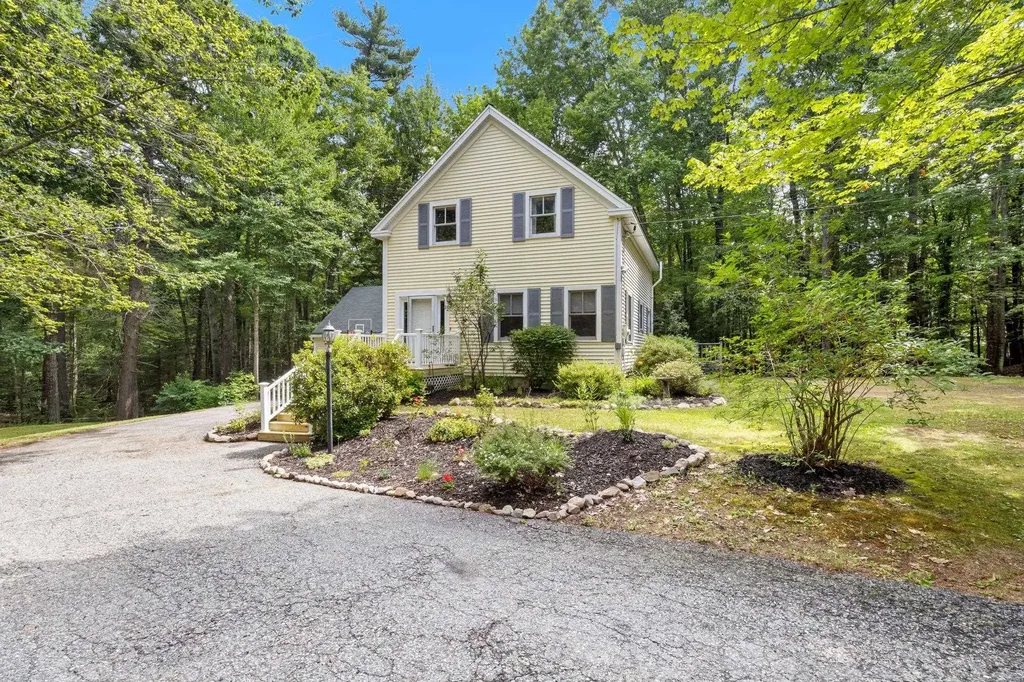 12 Dominic Drive Barrington NH 03825