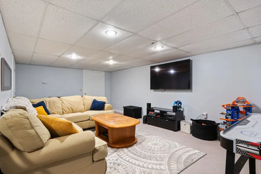 12 Dominic Drive Barrington NH 03825