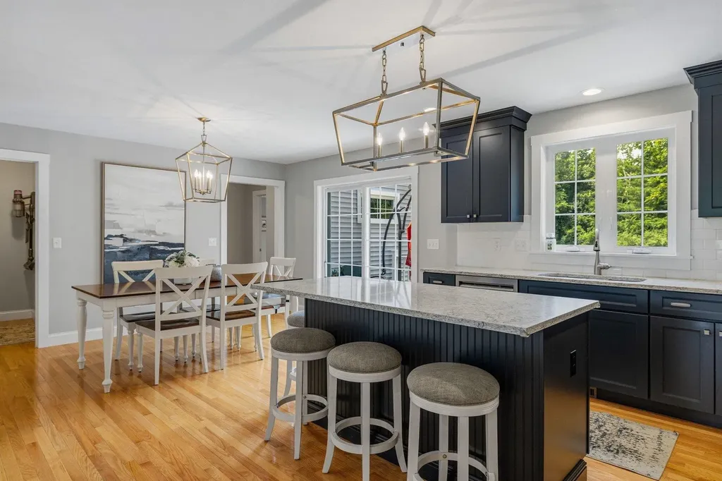 4 Betty Lane Stratham NH 03885