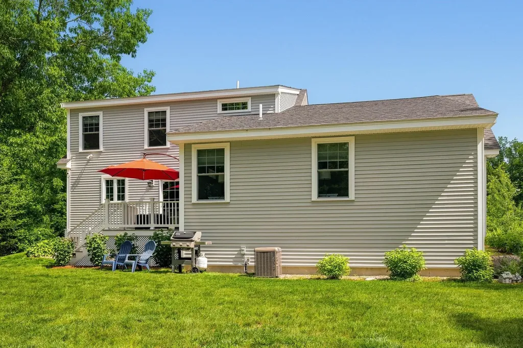 4 Betty Lane Stratham NH 03885