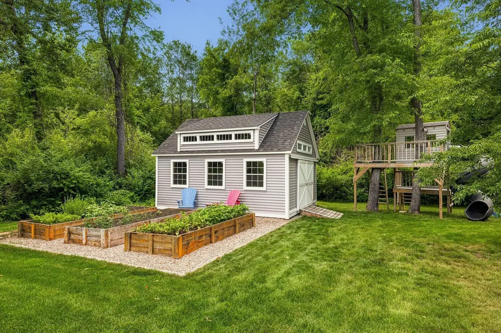 4 Betty Lane Stratham NH 03885