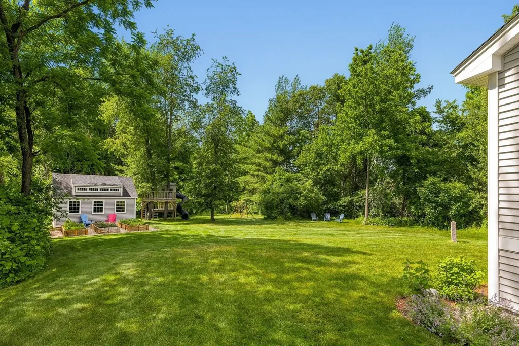 4 Betty Lane Stratham NH 03885