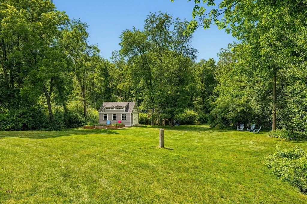 4 Betty Lane Stratham NH 03885