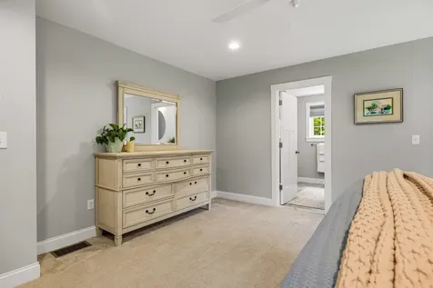 4 Betty Lane Stratham NH 03885