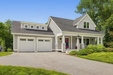 4 Betty Lane Stratham NH 03885