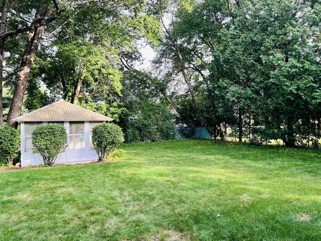 21 Elmwood Avenue Salem NH 03079