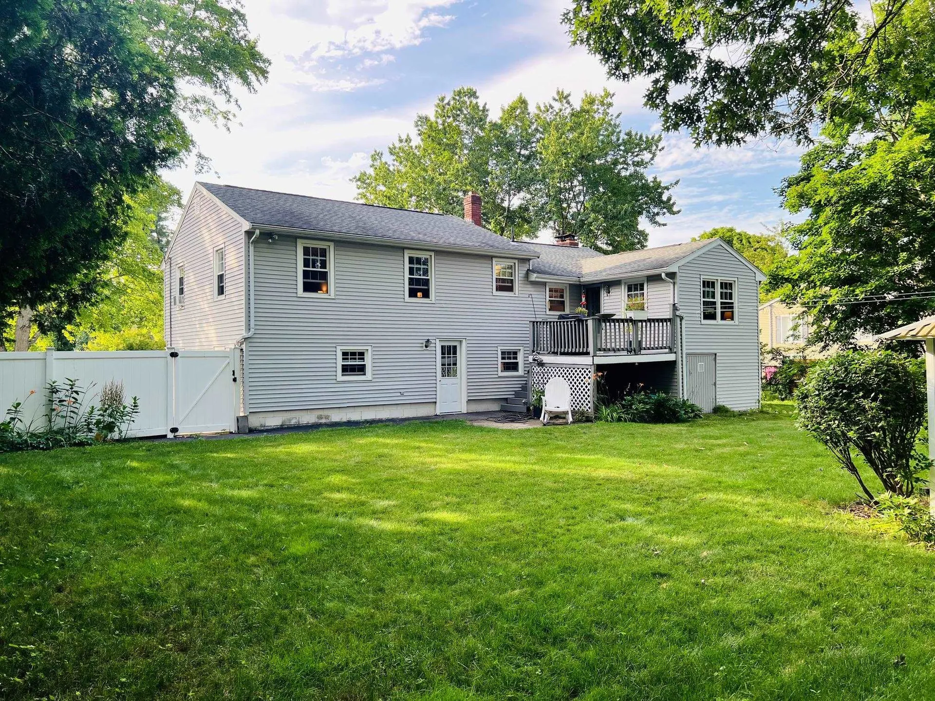 21 Elmwood Avenue Salem NH 03079