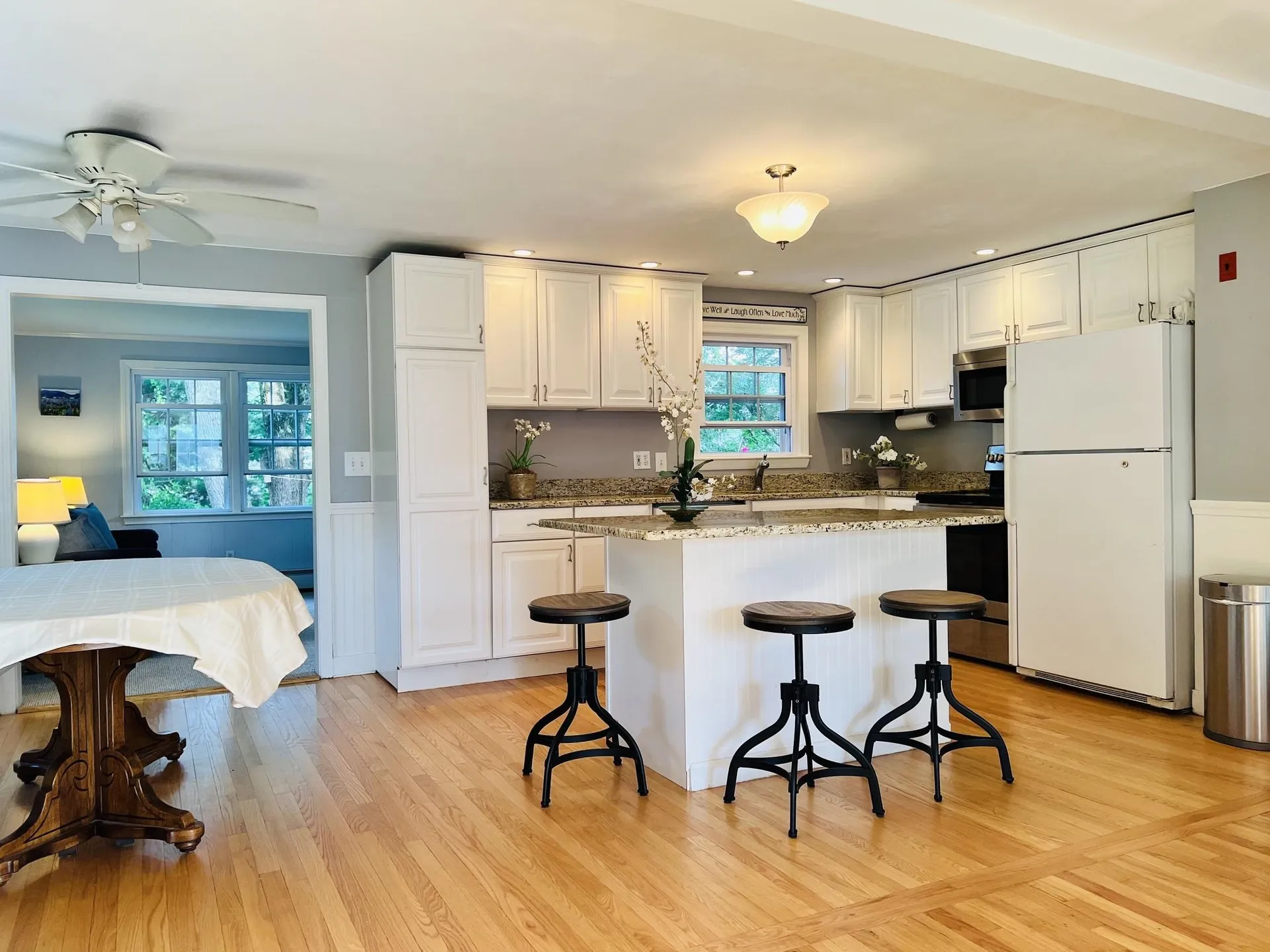 21 Elmwood Avenue Salem NH 03079