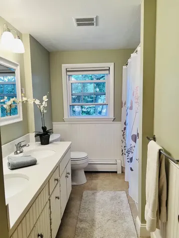 21 Elmwood Avenue Salem NH 03079