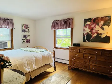 21 Elmwood Avenue Salem NH 03079