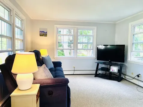 21 Elmwood Avenue Salem NH 03079
