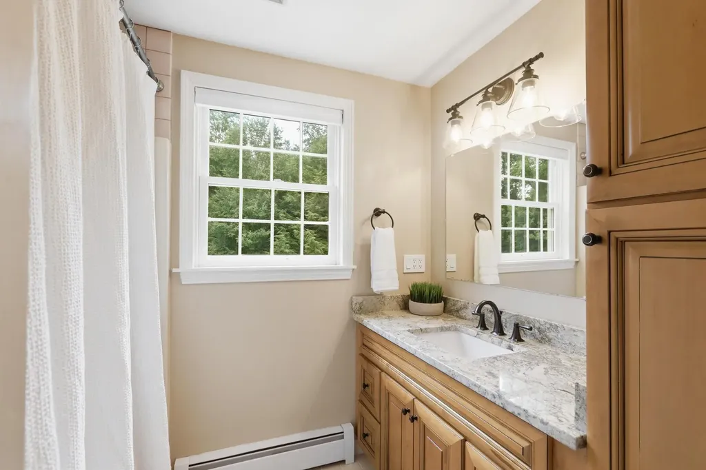 8 Bear Hill Road Windham NH 03087