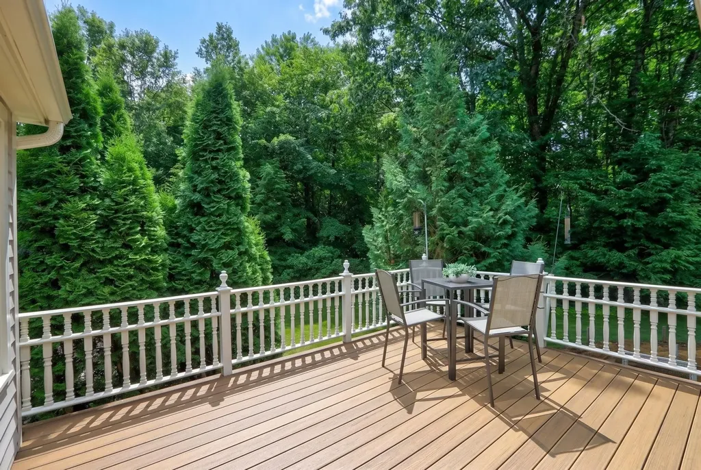 8 Bear Hill Road Windham NH 03087