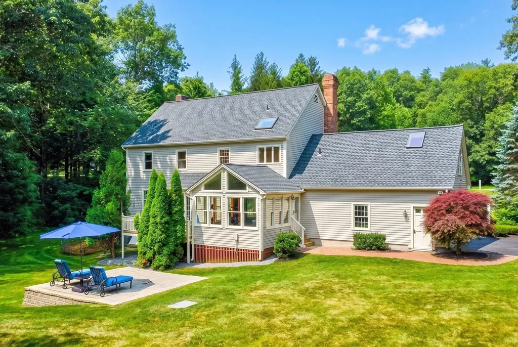 8 Bear Hill Road Windham NH 03087