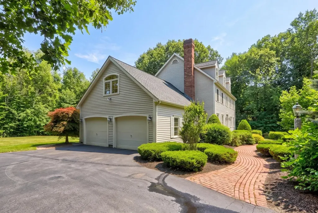 8 Bear Hill Road Windham NH 03087