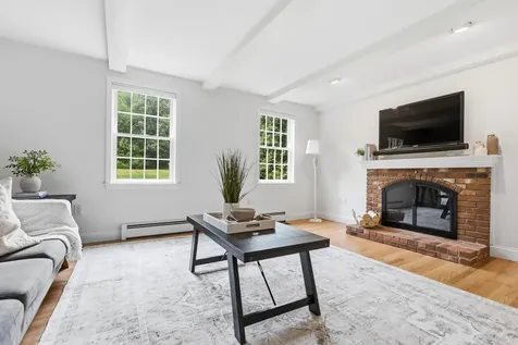 8 Bear Hill Road Windham NH 03087