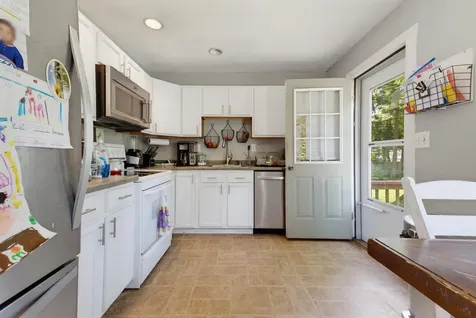 20 Kennedy Drive Keene NH 03431