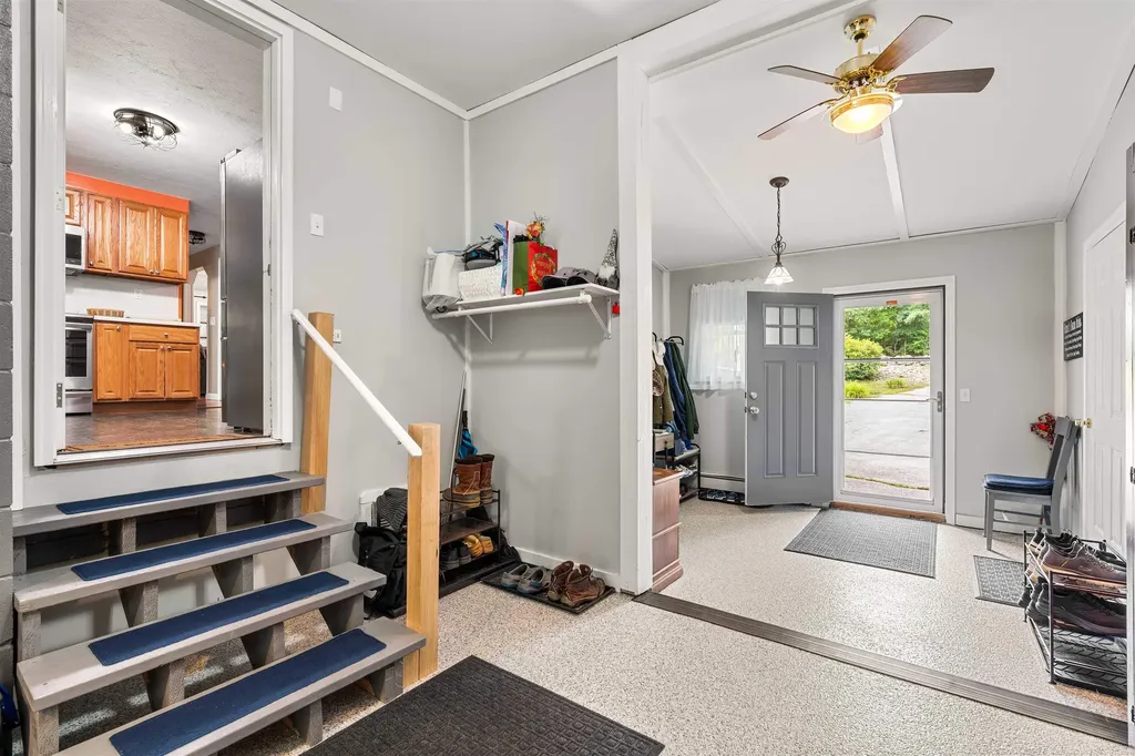 9 Kelley Road Londonderry NH 03053