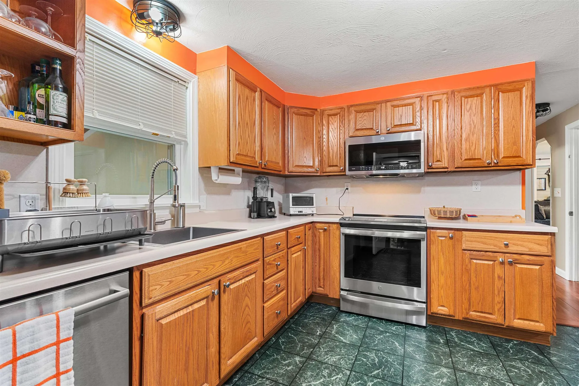 9 Kelley Road Londonderry NH 03053
