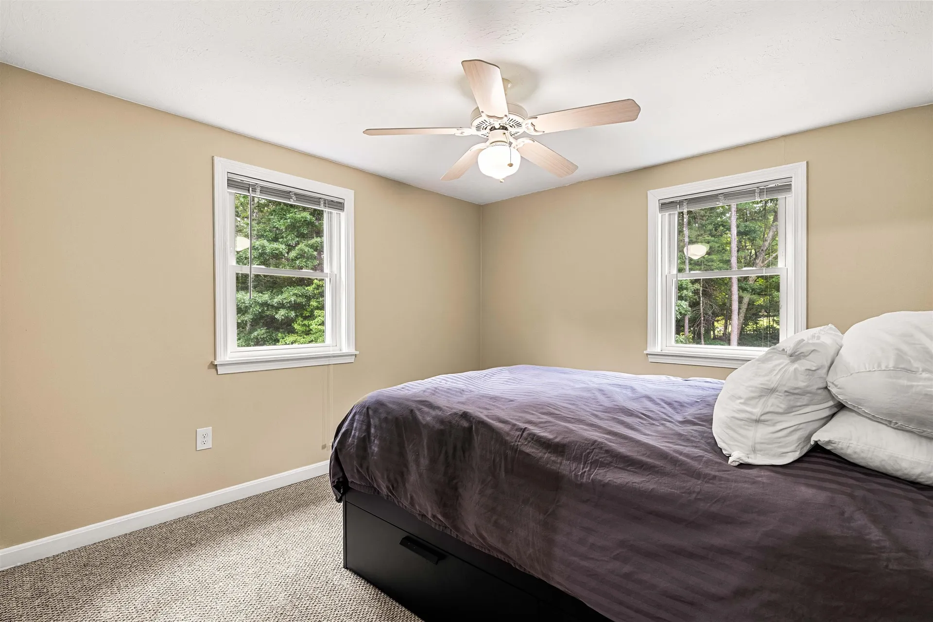 9 Kelley Road Londonderry NH 03053