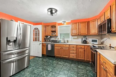 9 Kelley Road Londonderry NH 03053