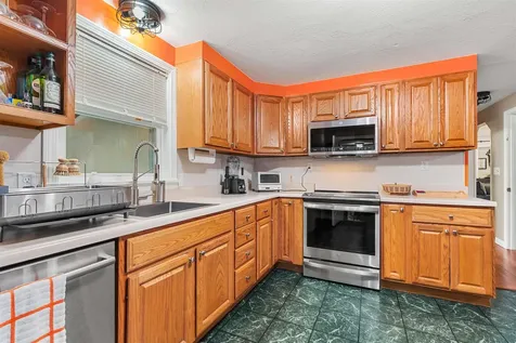9 Kelley Road Londonderry NH 03053