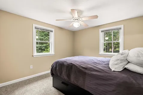 9 Kelley Road Londonderry NH 03053