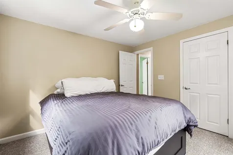 9 Kelley Road Londonderry NH 03053