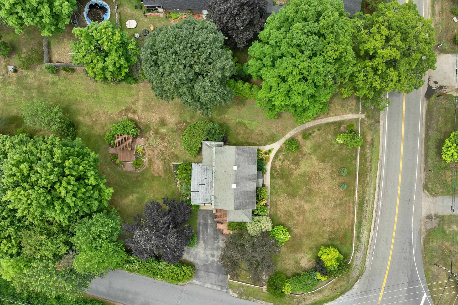23 West Main Street Newton NH 03859