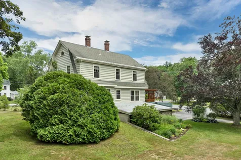 23 West Main Street Newton NH 03859